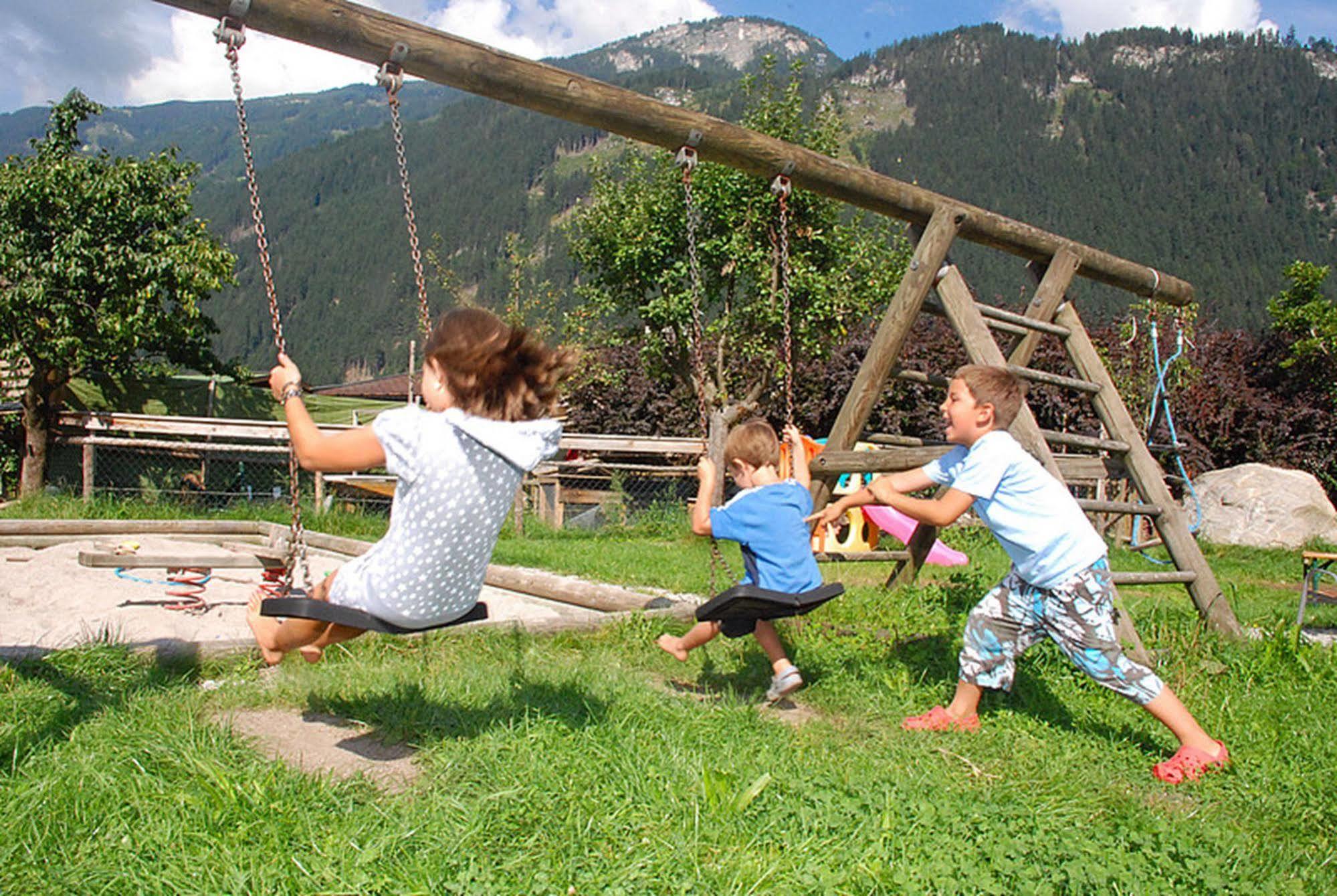 Alpenchalet Bruecke Mayrhofen Exterior photo